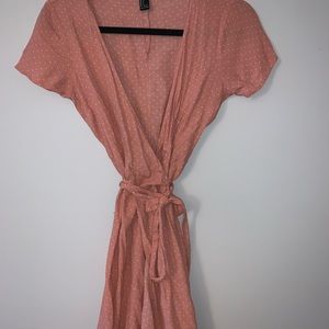 💖 Pink & white polka dotted wrap dress